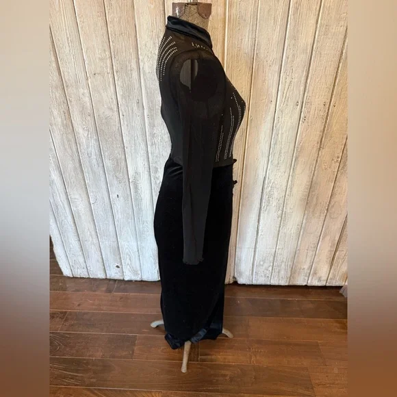 Elegant Black Long Sleeve Dress - Picture 7 of 8